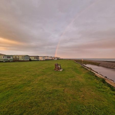Bayview At Pengarreg Hotel Llanrhystyd ภายนอก รูปภาพ