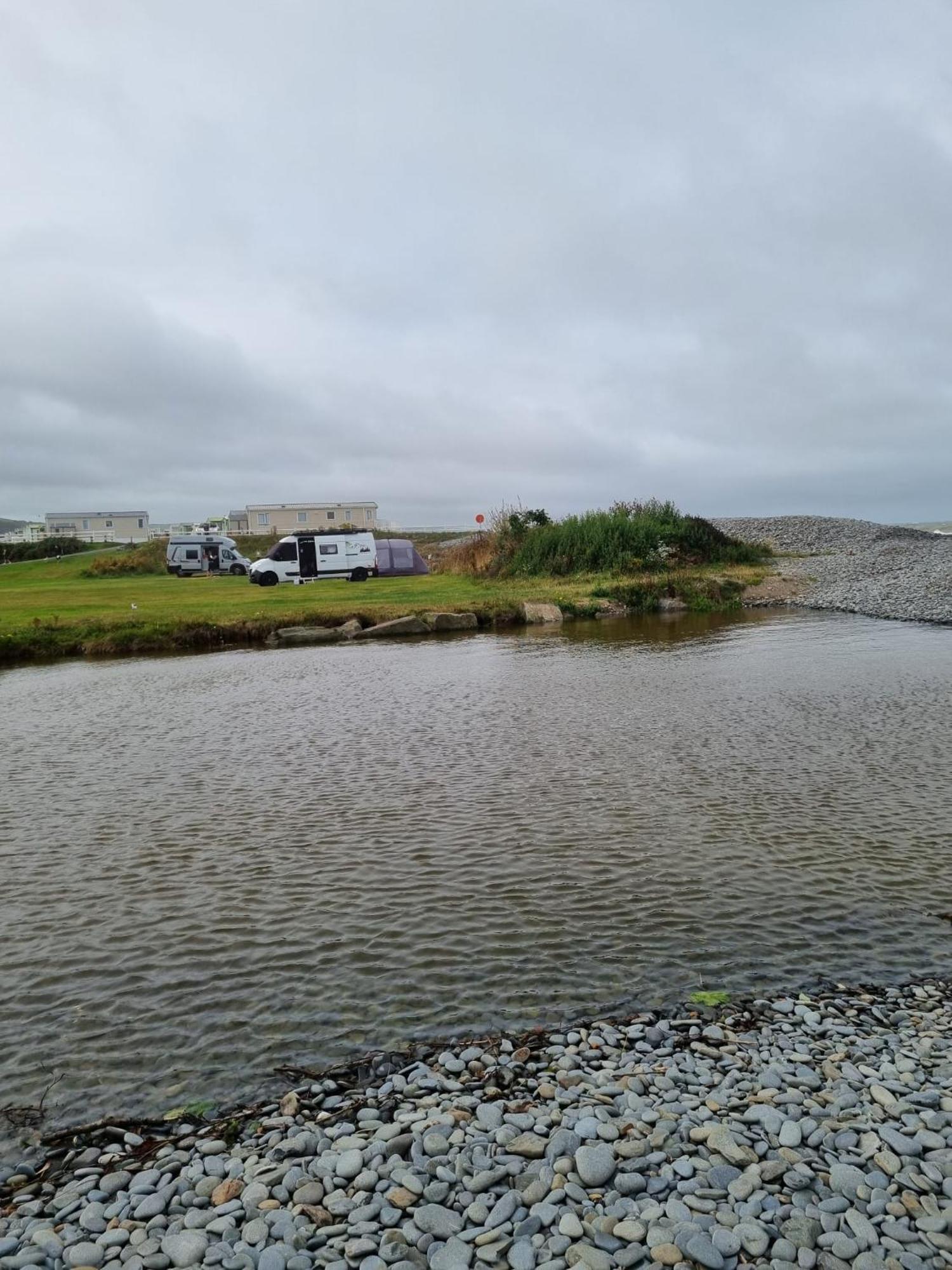 Bayview At Pengarreg Hotel Llanrhystyd ภายนอก รูปภาพ