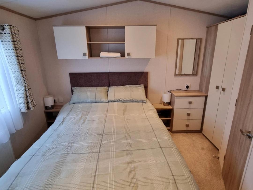 Bayview At Pengarreg Hotel Llanrhystyd ภายนอก รูปภาพ