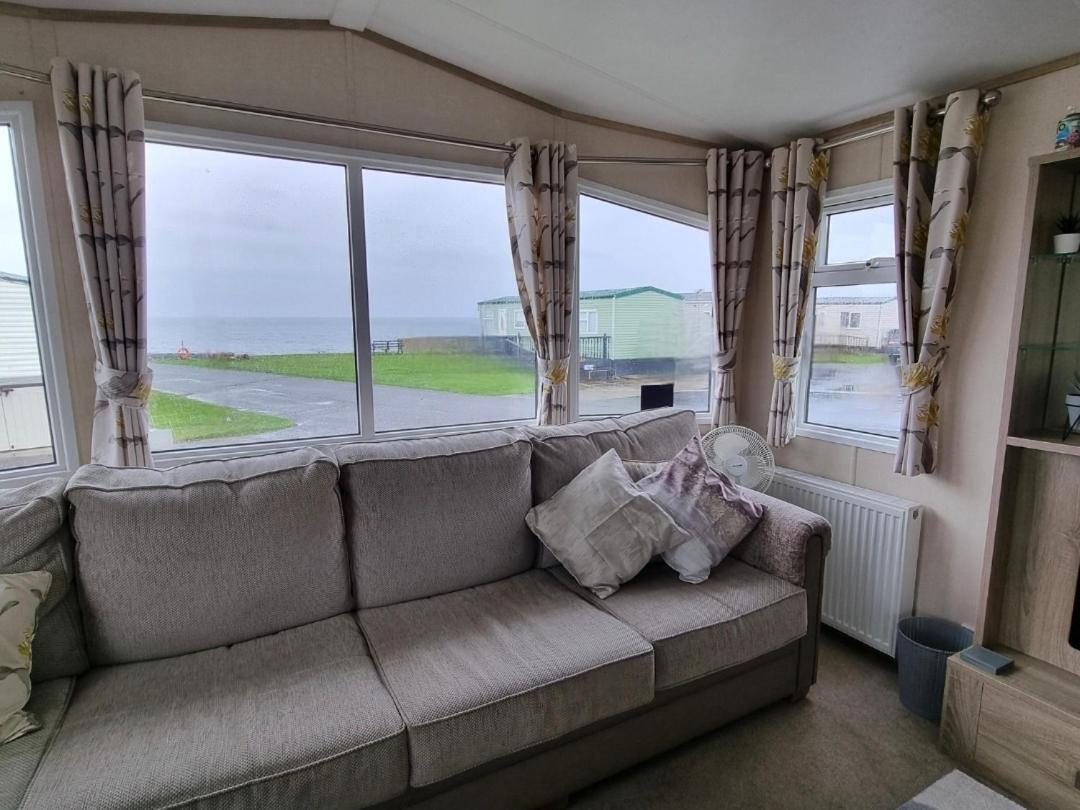 Bayview At Pengarreg Hotel Llanrhystyd ภายนอก รูปภาพ