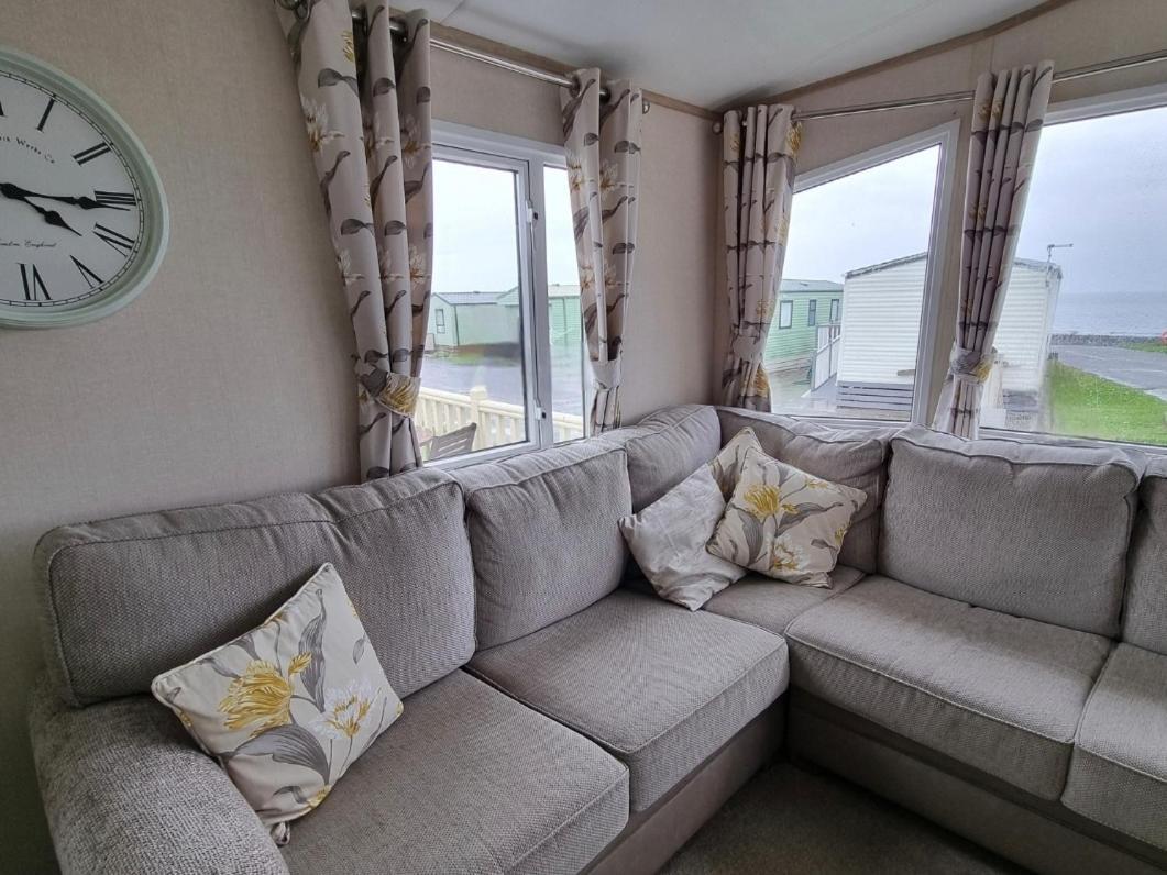 Bayview At Pengarreg Hotel Llanrhystyd ภายนอก รูปภาพ