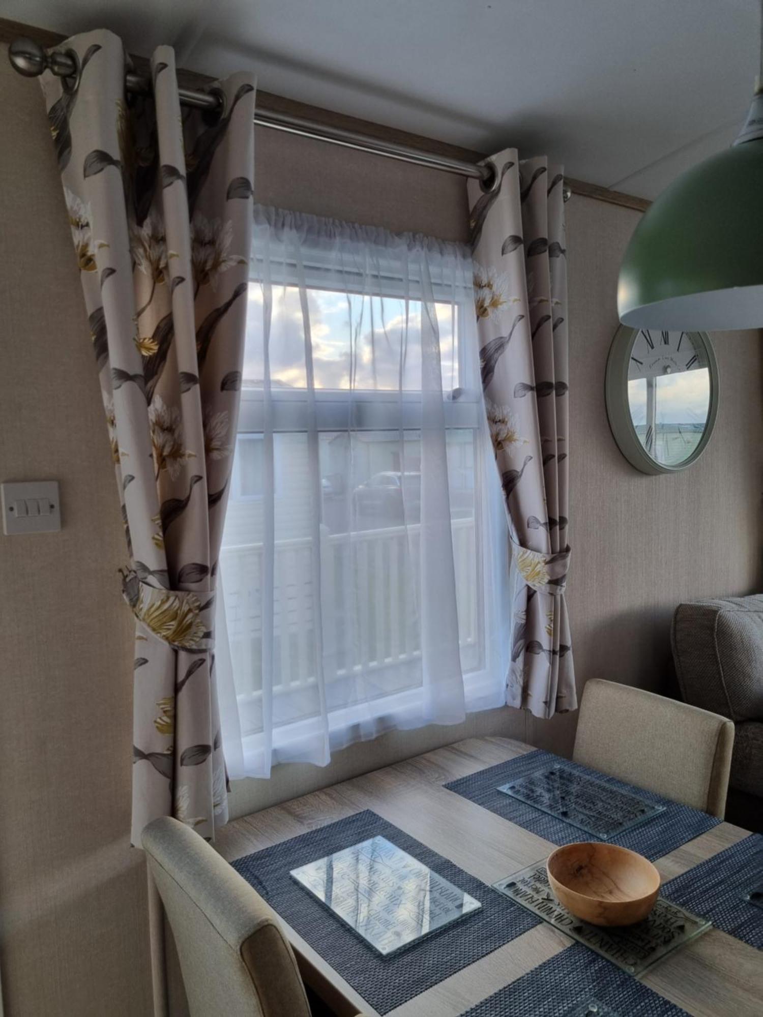 Bayview At Pengarreg Hotel Llanrhystyd ภายนอก รูปภาพ