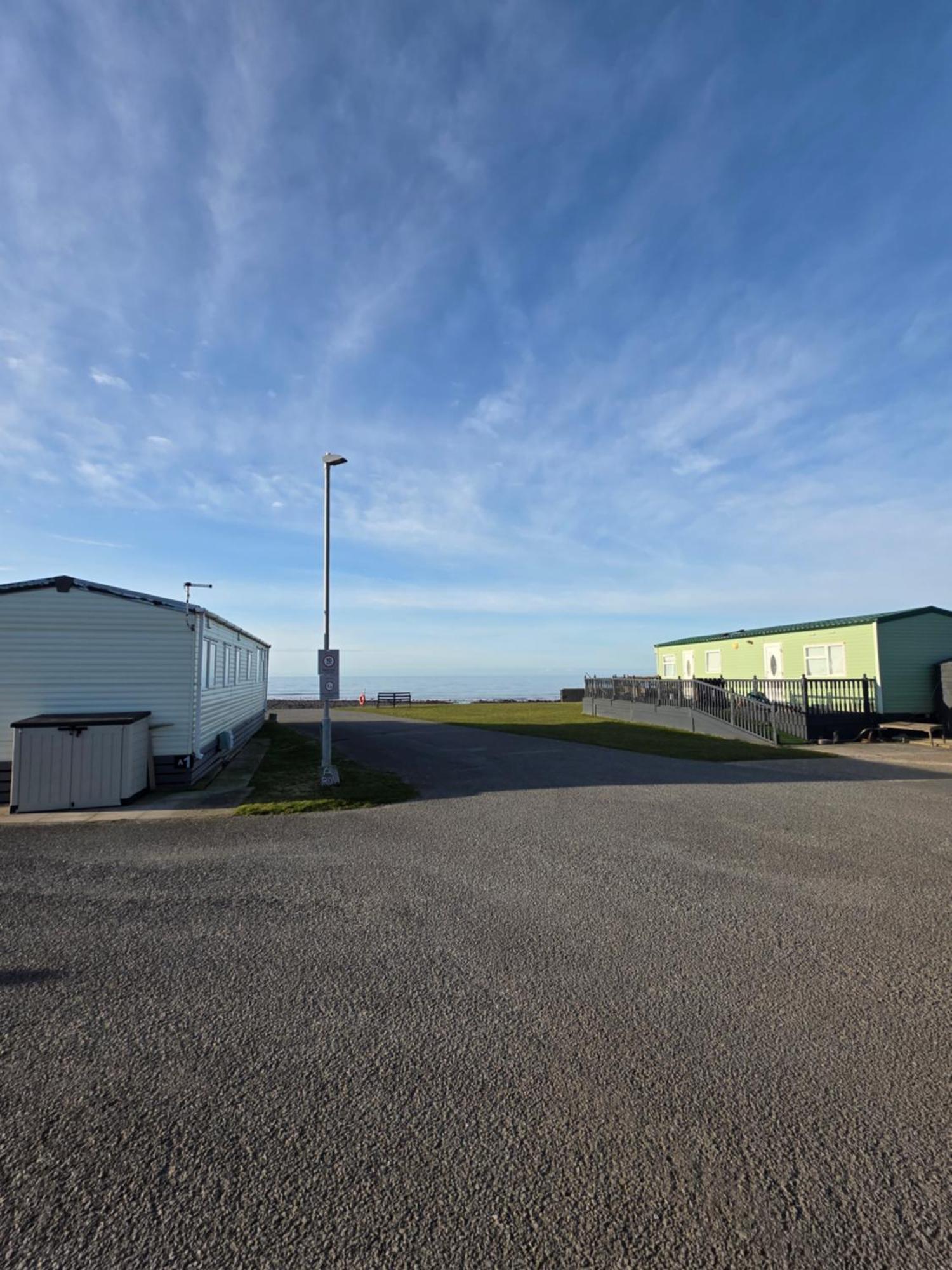 Bayview At Pengarreg Hotel Llanrhystyd ภายนอก รูปภาพ